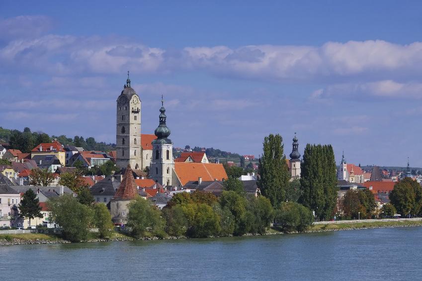 https://mdw-travel-data-us-east-1.s3.amazonaws.com/img/country/Austria/Krems-an-der-Donau/img_03.jpg