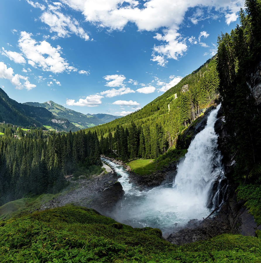 https://mdw-travel-data-us-east-1.s3.amazonaws.com/img/country/Austria/Krimml-Waterfalls/img_00.jpg