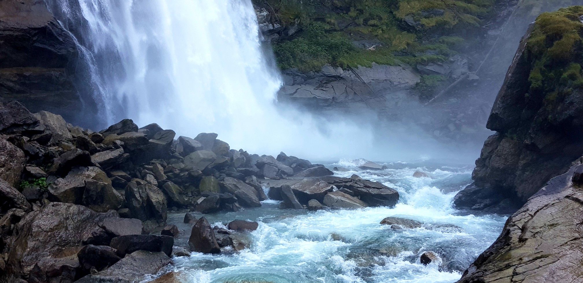 https://mdw-travel-data-us-east-1.s3.amazonaws.com/img/country/Austria/Krimmler-Wasserfalle/img_02.jpg