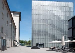 https://mdw-travel-data-us-east-1.s3.amazonaws.com/img/country/Austria/Kunsthaus-Bregenz/img_05.jpg
