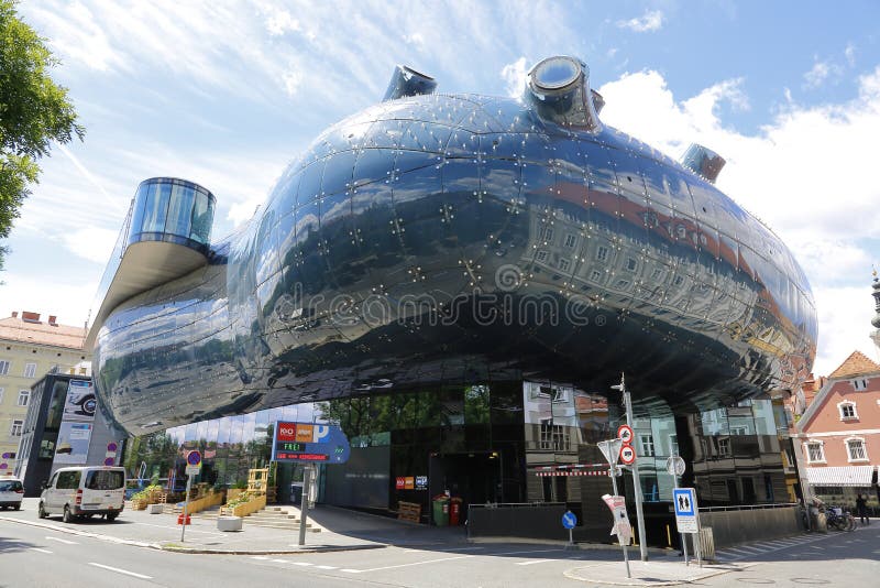 https://mdw-travel-data-us-east-1.s3.amazonaws.com/img/country/Austria/Kunsthaus-Graz/img_04.jpg