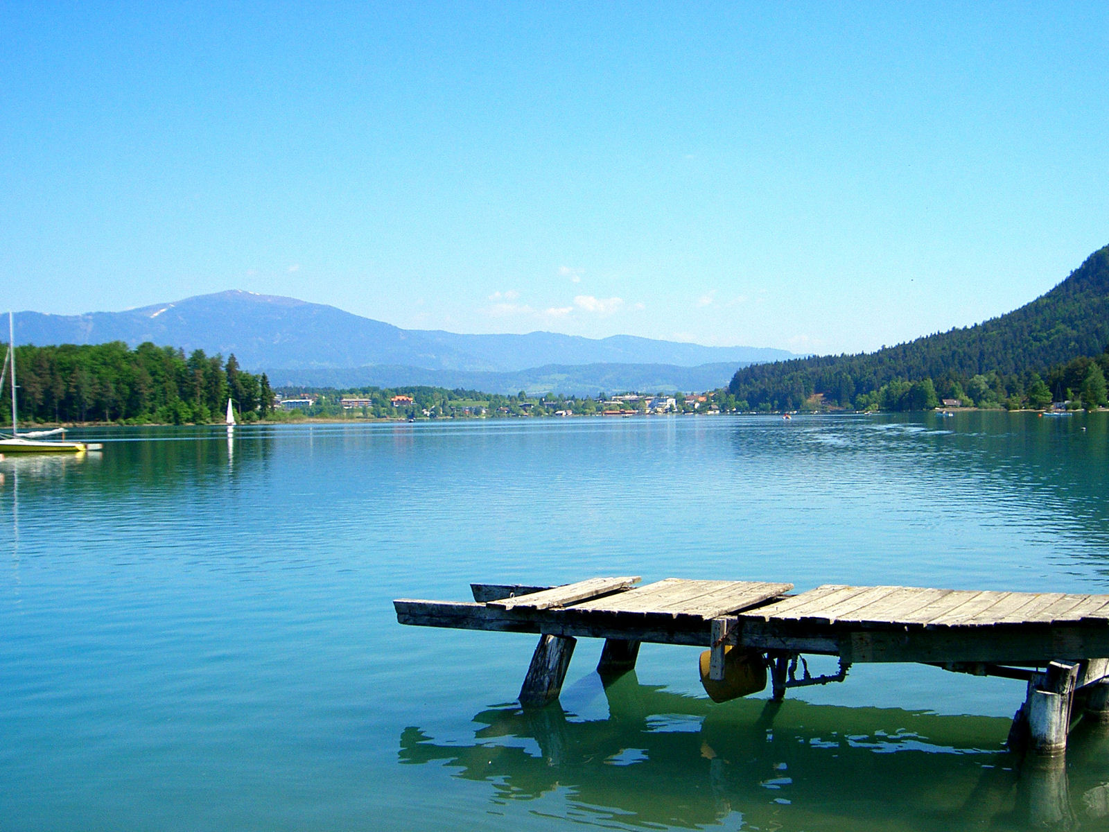https://mdw-travel-data-us-east-1.s3.amazonaws.com/img/country/Austria/Lake-Faak/img_01.jpg