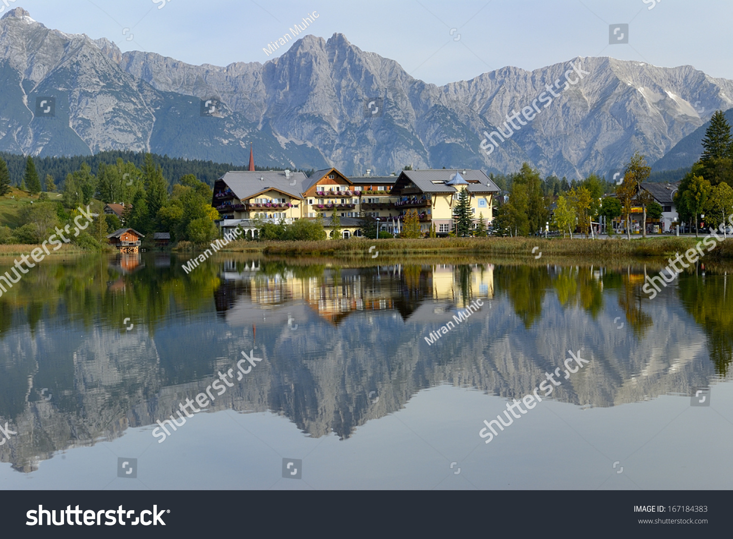 https://mdw-travel-data-us-east-1.s3.amazonaws.com/img/country/Austria/Lake-Wildsee-Seefeld/img_02.jpg