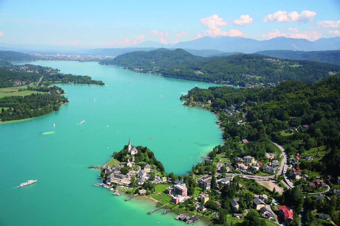https://mdw-travel-data-us-east-1.s3.amazonaws.com/img/country/Austria/Lake-Worthersee/img_01.jpg