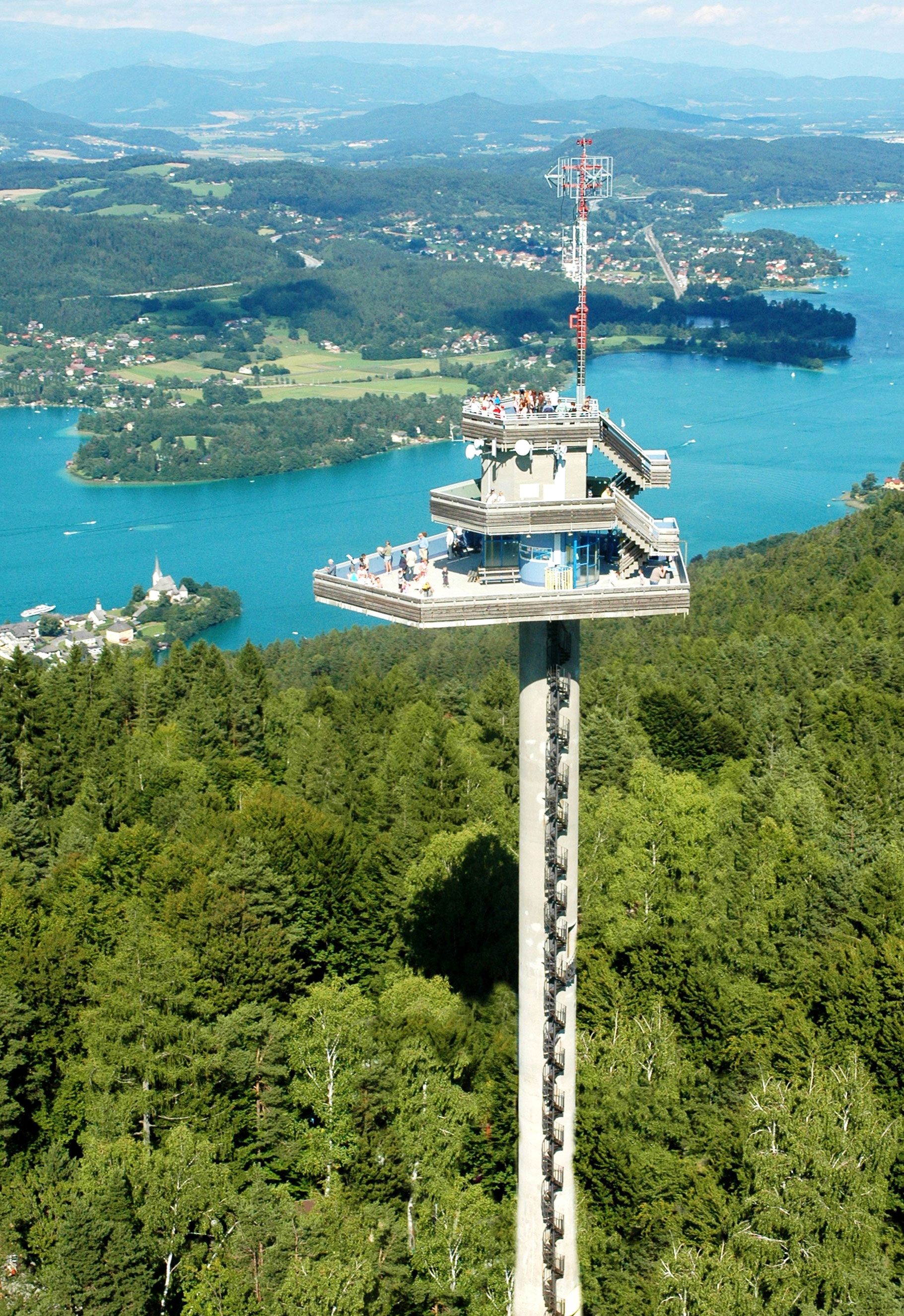 https://mdw-travel-data-us-east-1.s3.amazonaws.com/img/country/Austria/Lake-Worthersee/img_03.jpg