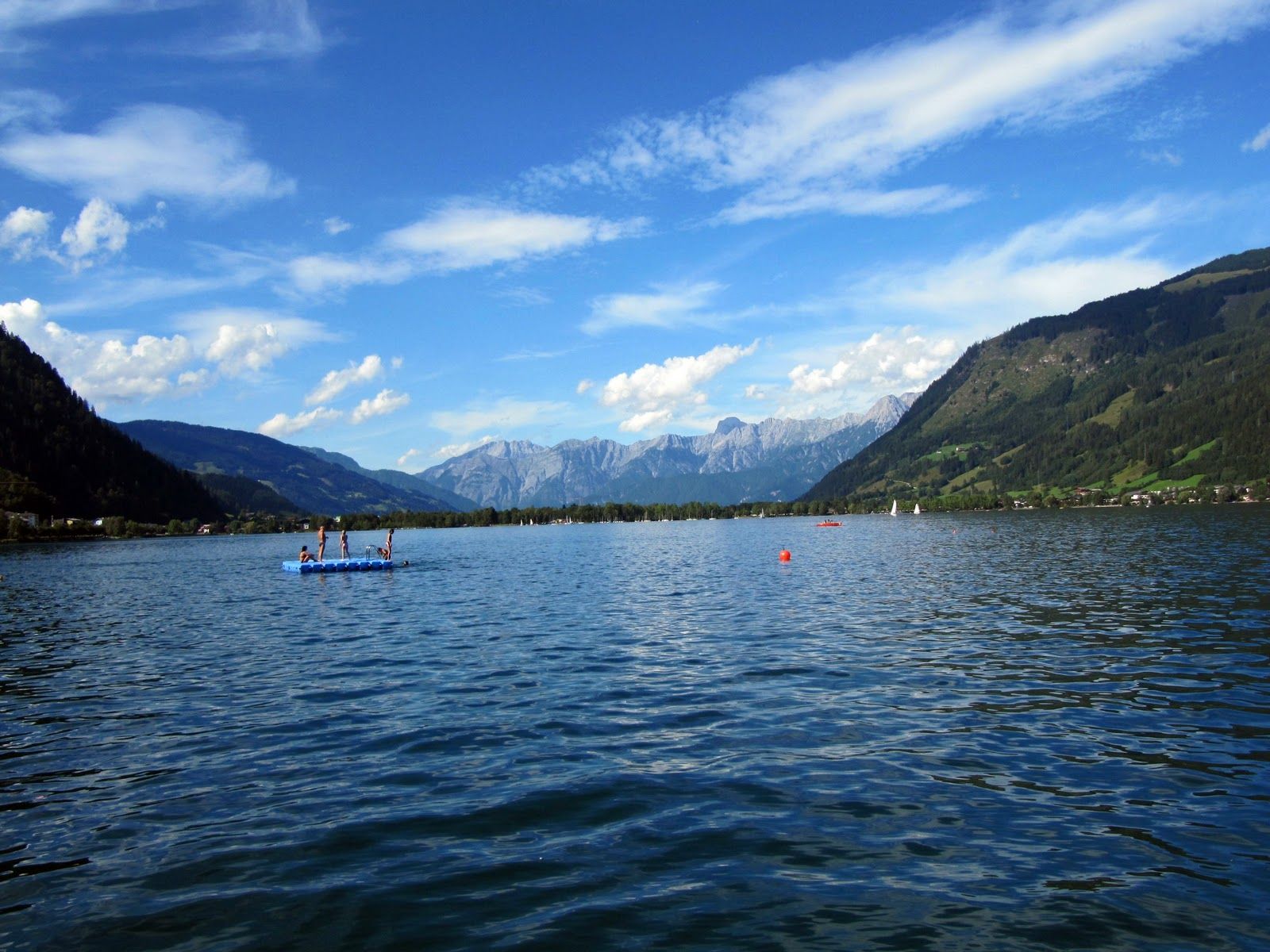 https://mdw-travel-data-us-east-1.s3.amazonaws.com/img/country/Austria/Lake-Zell/img_03.jpg