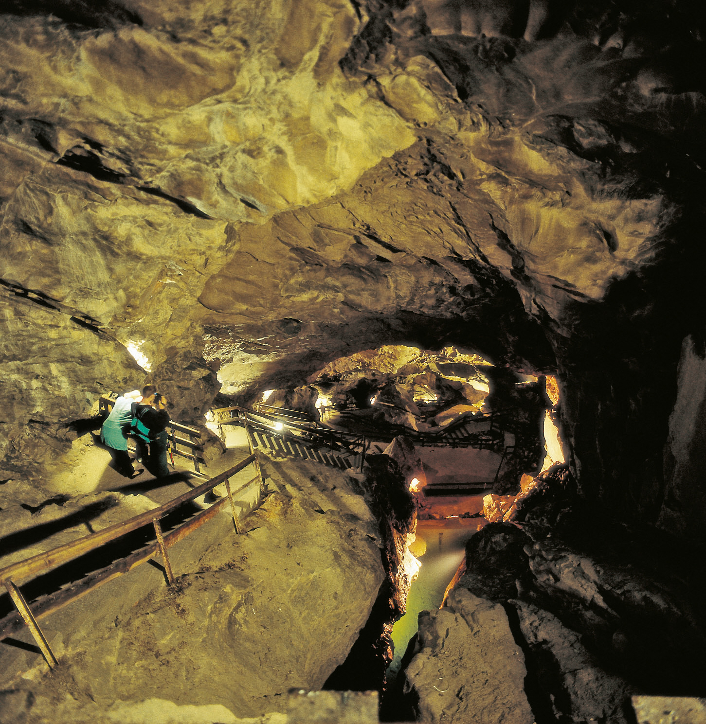 https://mdw-travel-data-us-east-1.s3.amazonaws.com/img/country/Austria/Lamprechts-Cave/img_03.jpg