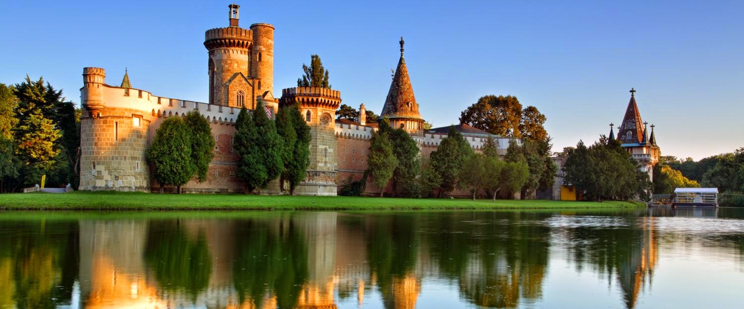 https://mdw-travel-data-us-east-1.s3.amazonaws.com/img/country/Austria/Laxenburg-Castle/img_04.jpg