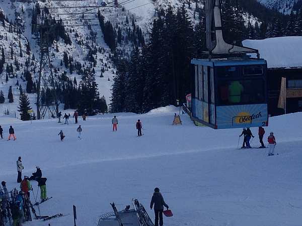https://mdw-travel-data-us-east-1.s3.amazonaws.com/img/country/Austria/Lech-Oberlech-Cable-Car/img_01.jpg