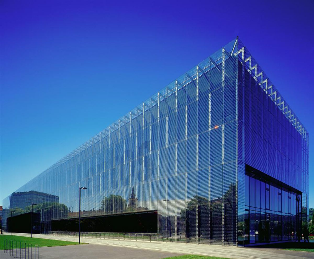 https://mdw-travel-data-us-east-1.s3.amazonaws.com/img/country/Austria/Lentos-Kunstmuseum/img_03.jpg