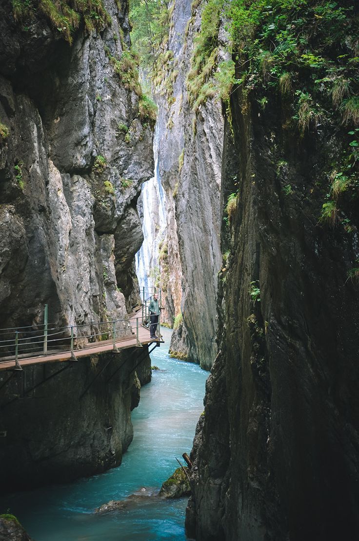 https://mdw-travel-data-us-east-1.s3.amazonaws.com/img/country/Austria/Leutascher-Geisterklamm/img_01.jpg