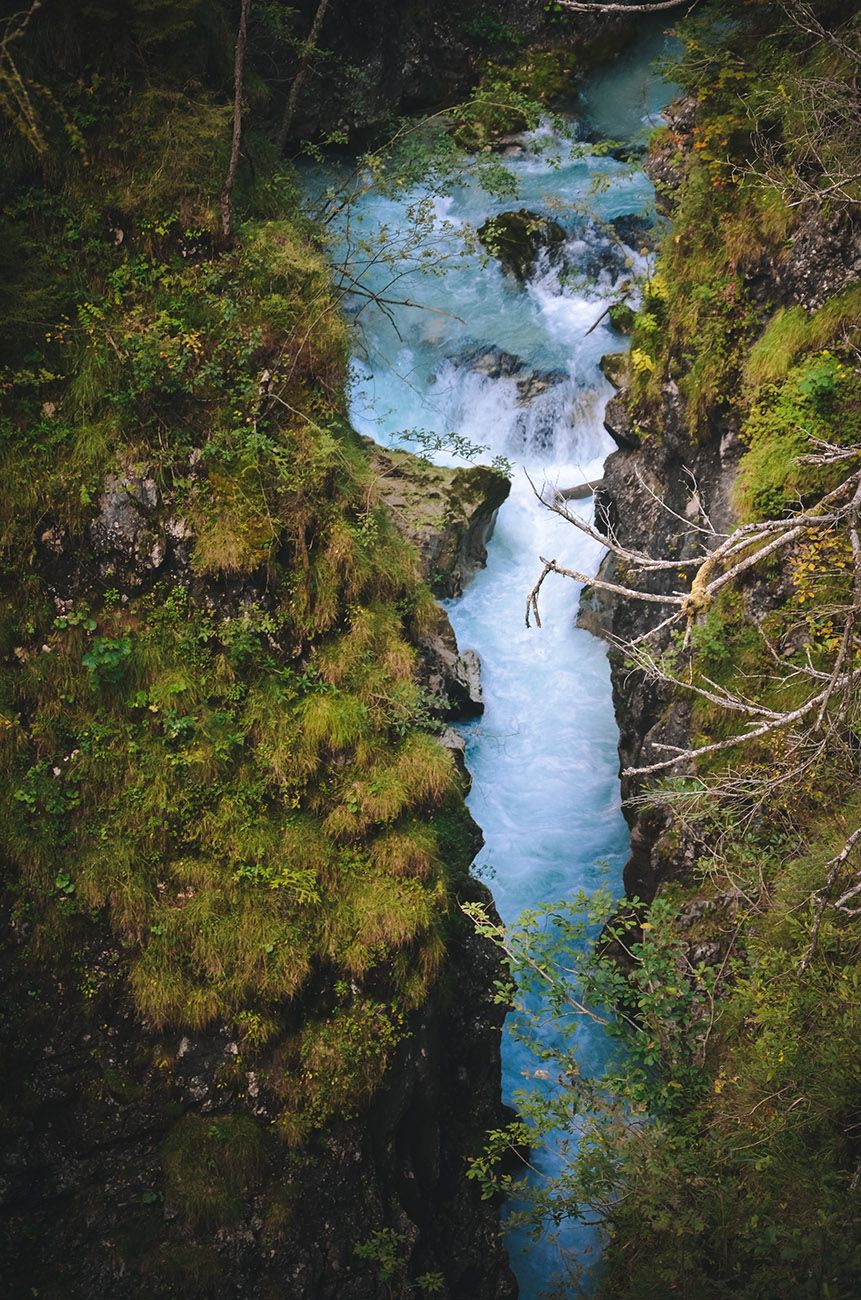 https://mdw-travel-data-us-east-1.s3.amazonaws.com/img/country/Austria/Leutascher-Geisterklamm/img_03.jpg