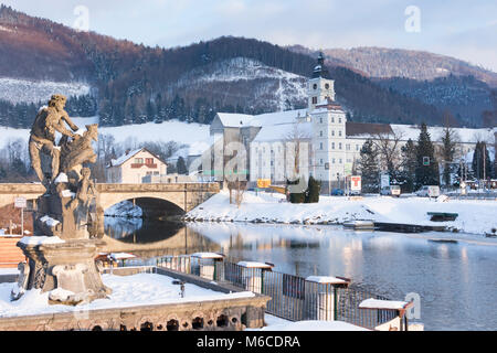 https://mdw-travel-data-us-east-1.s3.amazonaws.com/img/country/Austria/Lilienfeld-Abbey/img_01.jpg