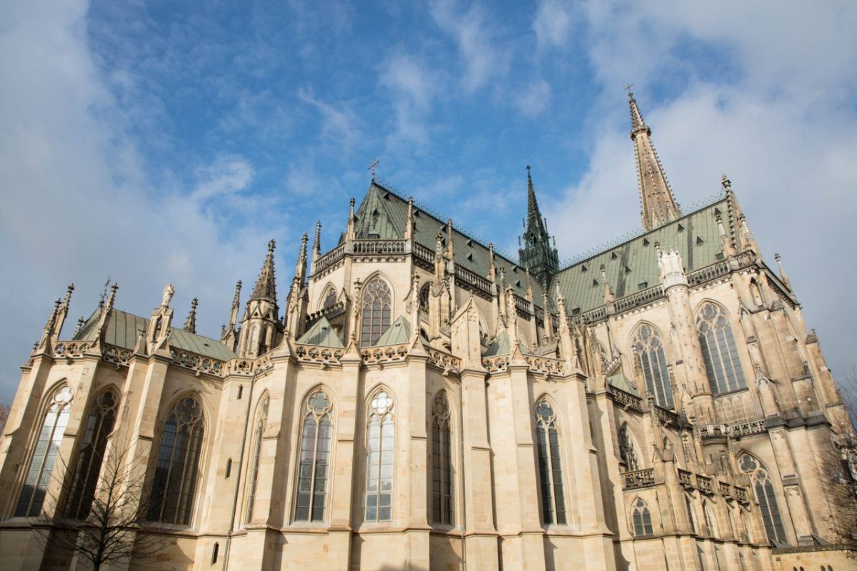https://mdw-travel-data-us-east-1.s3.amazonaws.com/img/country/Austria/Linz/img_02.jpg