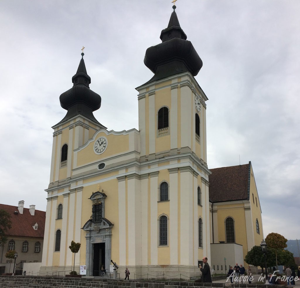 https://mdw-travel-data-us-east-1.s3.amazonaws.com/img/country/Austria/Maria-Taferl-Basilica/img_03.jpg