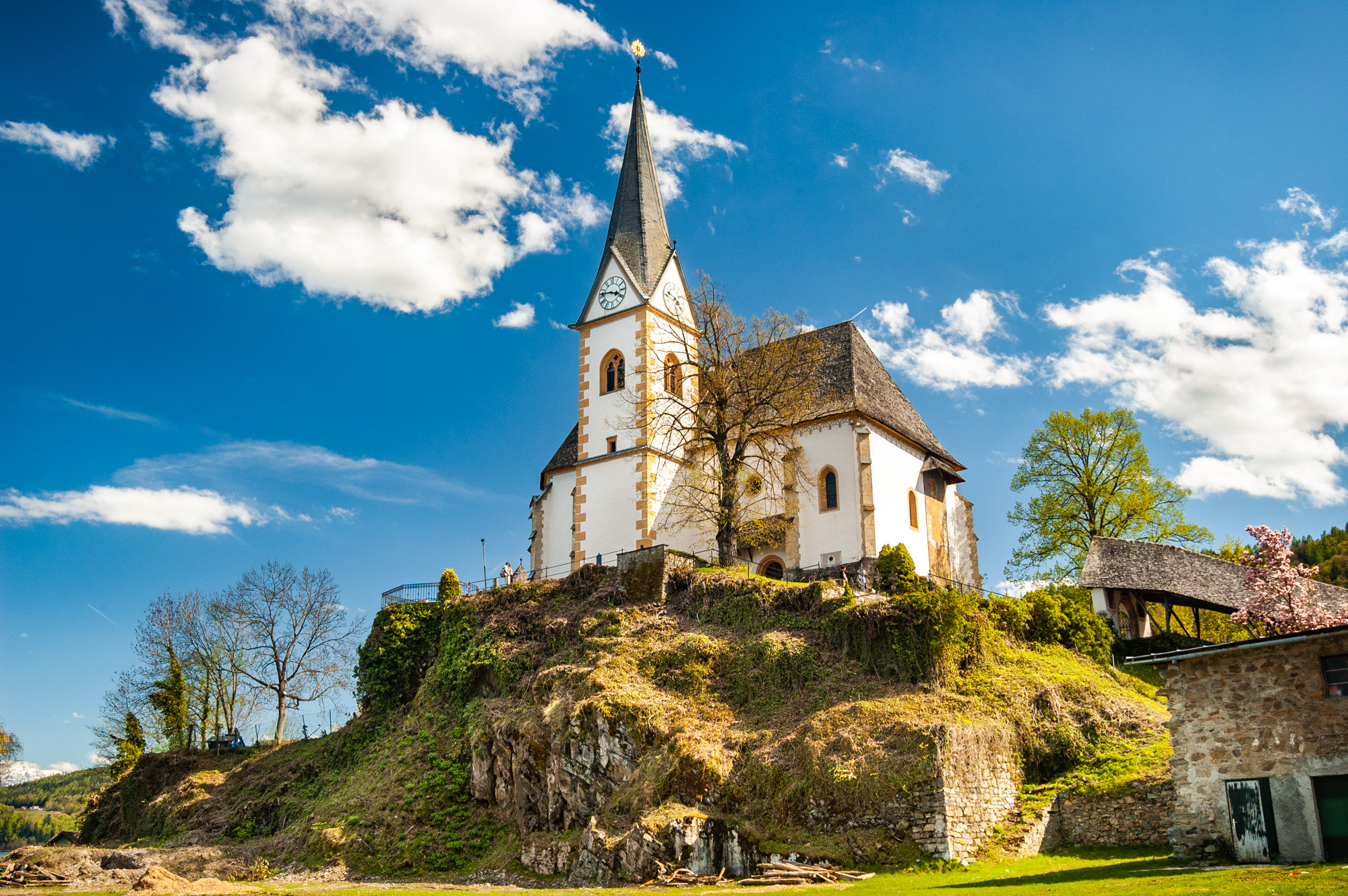 https://mdw-travel-data-us-east-1.s3.amazonaws.com/img/country/Austria/Maria-Worth/img_03.jpg