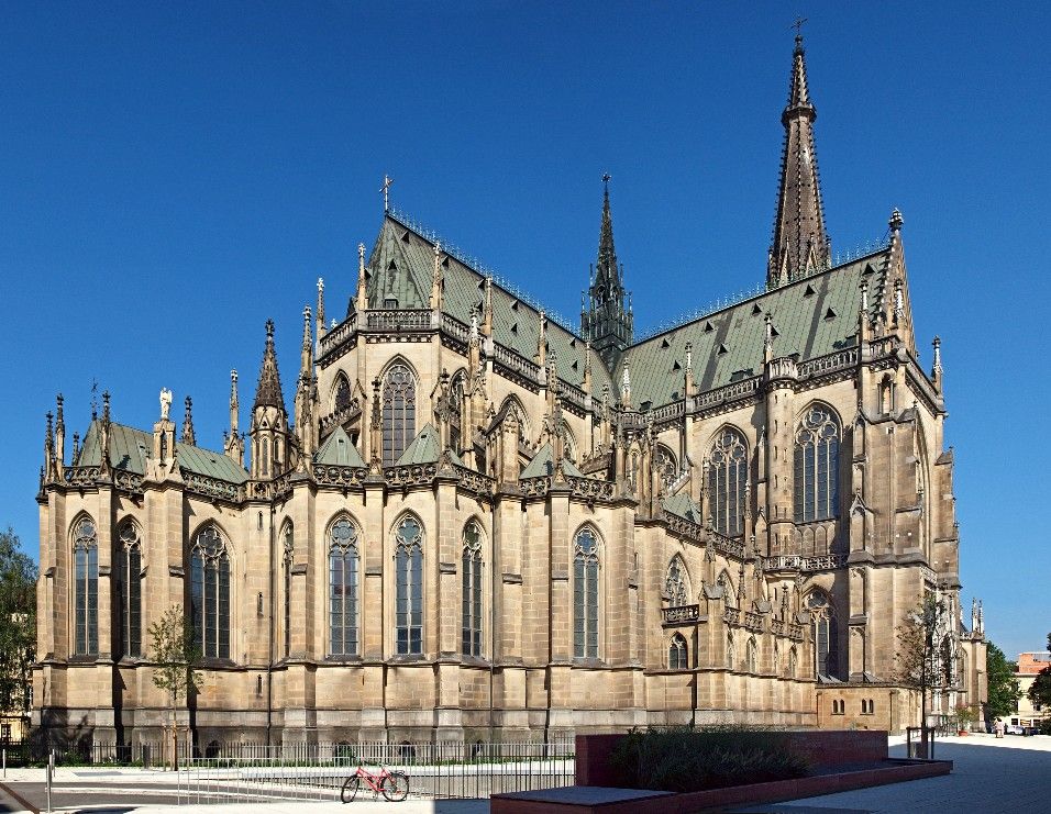 https://mdw-travel-data-us-east-1.s3.amazonaws.com/img/country/Austria/Mariendom-Linz/img_00.jpg