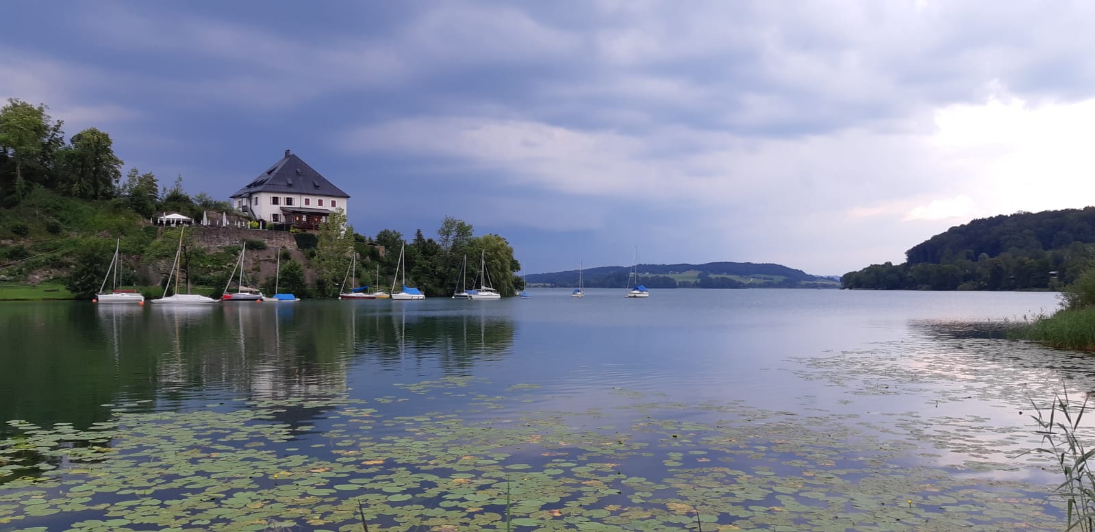 https://mdw-travel-data-us-east-1.s3.amazonaws.com/img/country/Austria/Mattsee-Castle/img_01.jpg