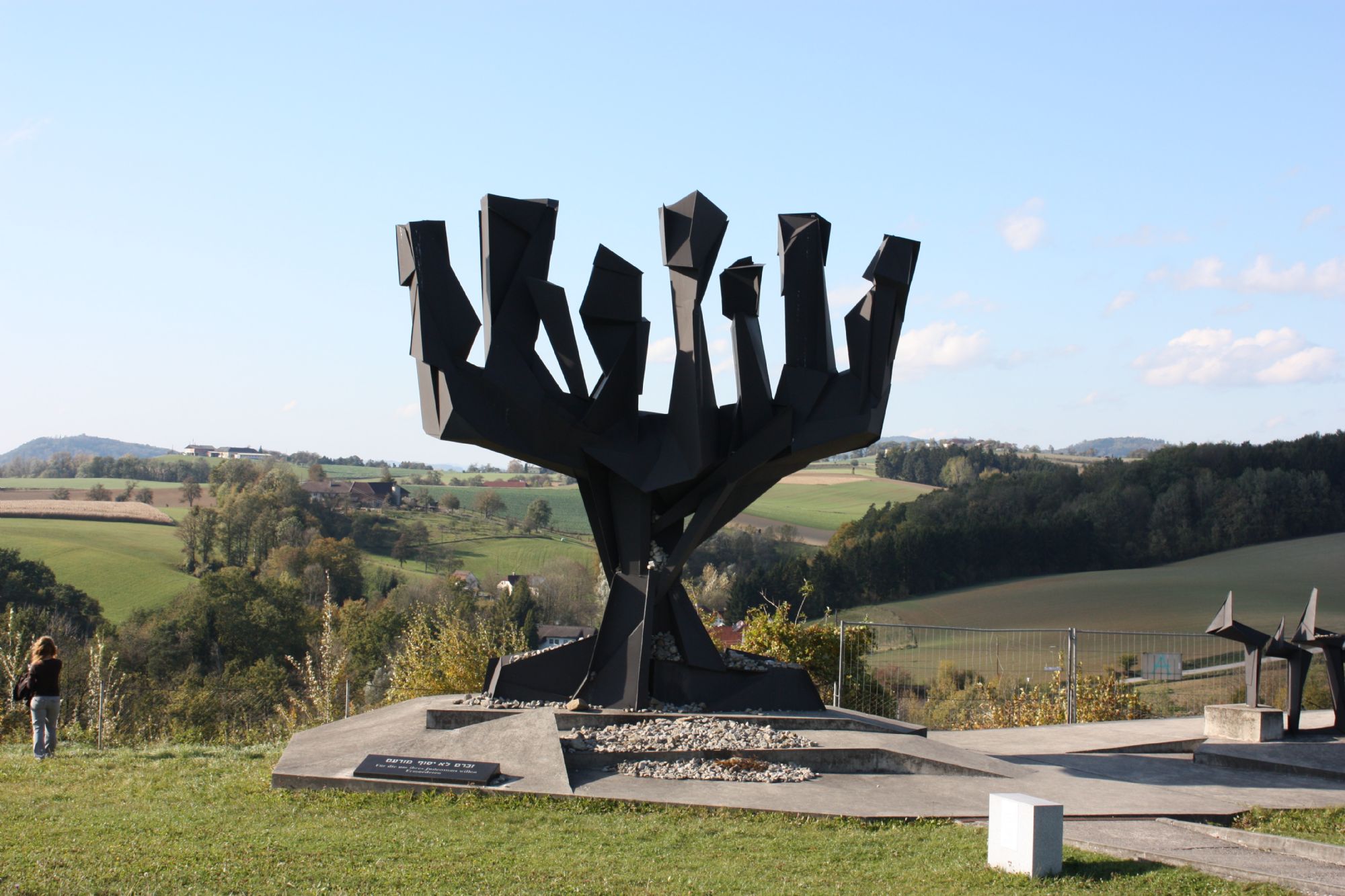 https://mdw-travel-data-us-east-1.s3.amazonaws.com/img/country/Austria/Mauthausen-Memorial/img_04.jpg