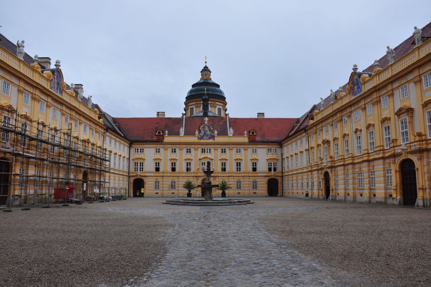 https://mdw-travel-data-us-east-1.s3.amazonaws.com/img/country/Austria/Melk-Abbey/img_03.jpg
