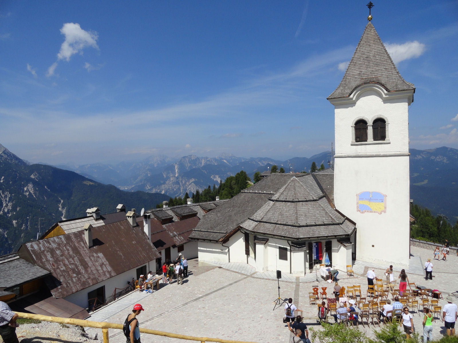 https://mdw-travel-data-us-east-1.s3.amazonaws.com/img/country/Austria/Monte-Lussari/img_01.jpg