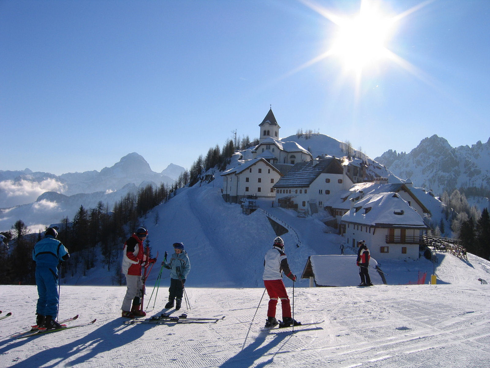 https://mdw-travel-data-us-east-1.s3.amazonaws.com/img/country/Austria/Monte-Lussari/img_04.jpg