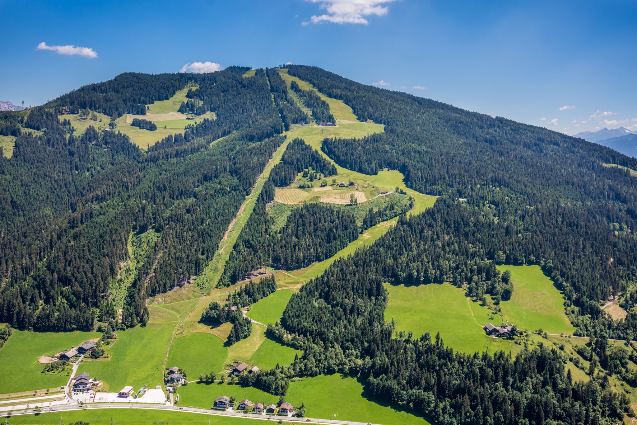 https://mdw-travel-data-us-east-1.s3.amazonaws.com/img/country/Austria/Monte-Popolo/img_02.jpg