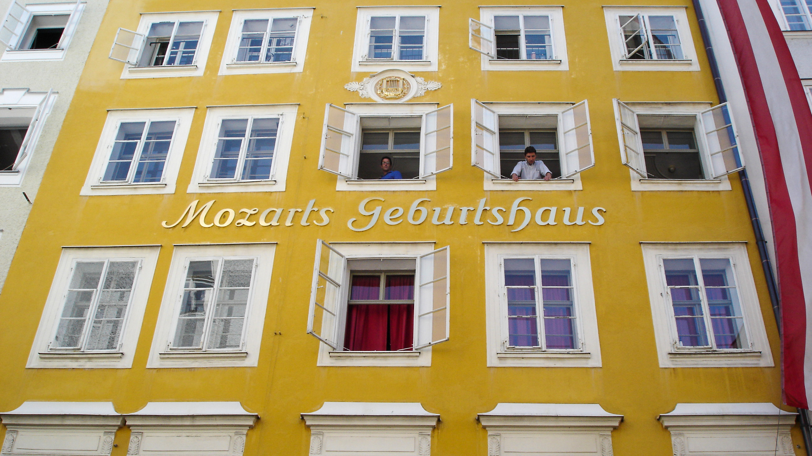 https://mdw-travel-data-us-east-1.s3.amazonaws.com/img/country/Austria/Mozart-Residence/img_00.jpg