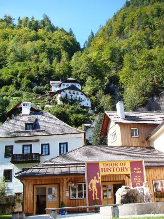 https://mdw-travel-data-us-east-1.s3.amazonaws.com/img/country/Austria/Museum-Hallstatt/img_03.jpg