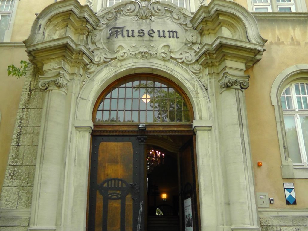 https://mdw-travel-data-us-east-1.s3.amazonaws.com/img/country/Austria/Museum-Rollett-Museum-Baden/img_01.jpg