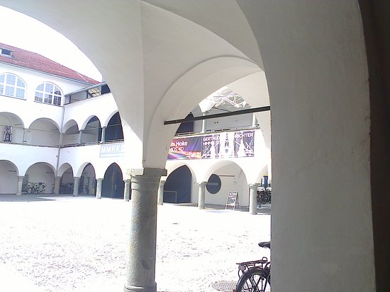 https://mdw-travel-data-us-east-1.s3.amazonaws.com/img/country/Austria/Museum-of-Modern-Art-Klagenfurt/img_01.jpg