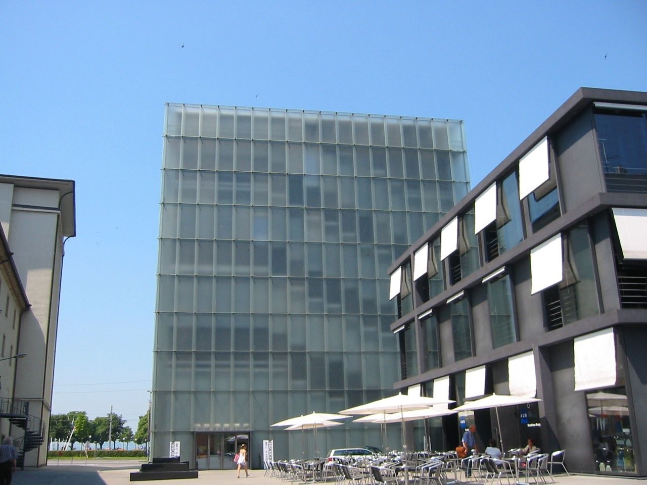 https://mdw-travel-data-us-east-1.s3.amazonaws.com/img/country/Austria/Museum-of-Modern-Art-Klagenfurt/img_02.jpg