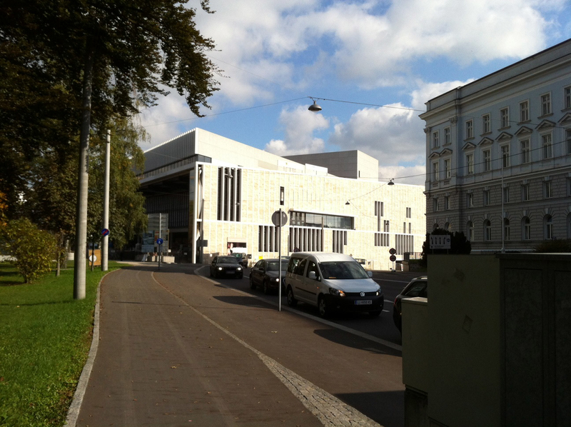 https://mdw-travel-data-us-east-1.s3.amazonaws.com/img/country/Austria/Musiktheater-Linz/img_02.jpg