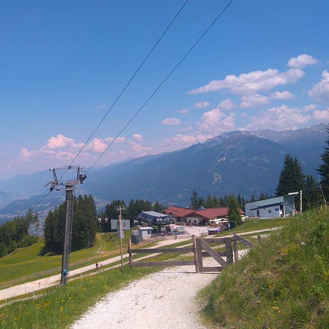 https://mdw-travel-data-us-east-1.s3.amazonaws.com/img/country/Austria/Muttereralm/img_03.jpg