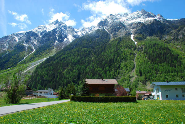 https://mdw-travel-data-us-east-1.s3.amazonaws.com/img/country/Austria/Oetztal/img_04.jpg