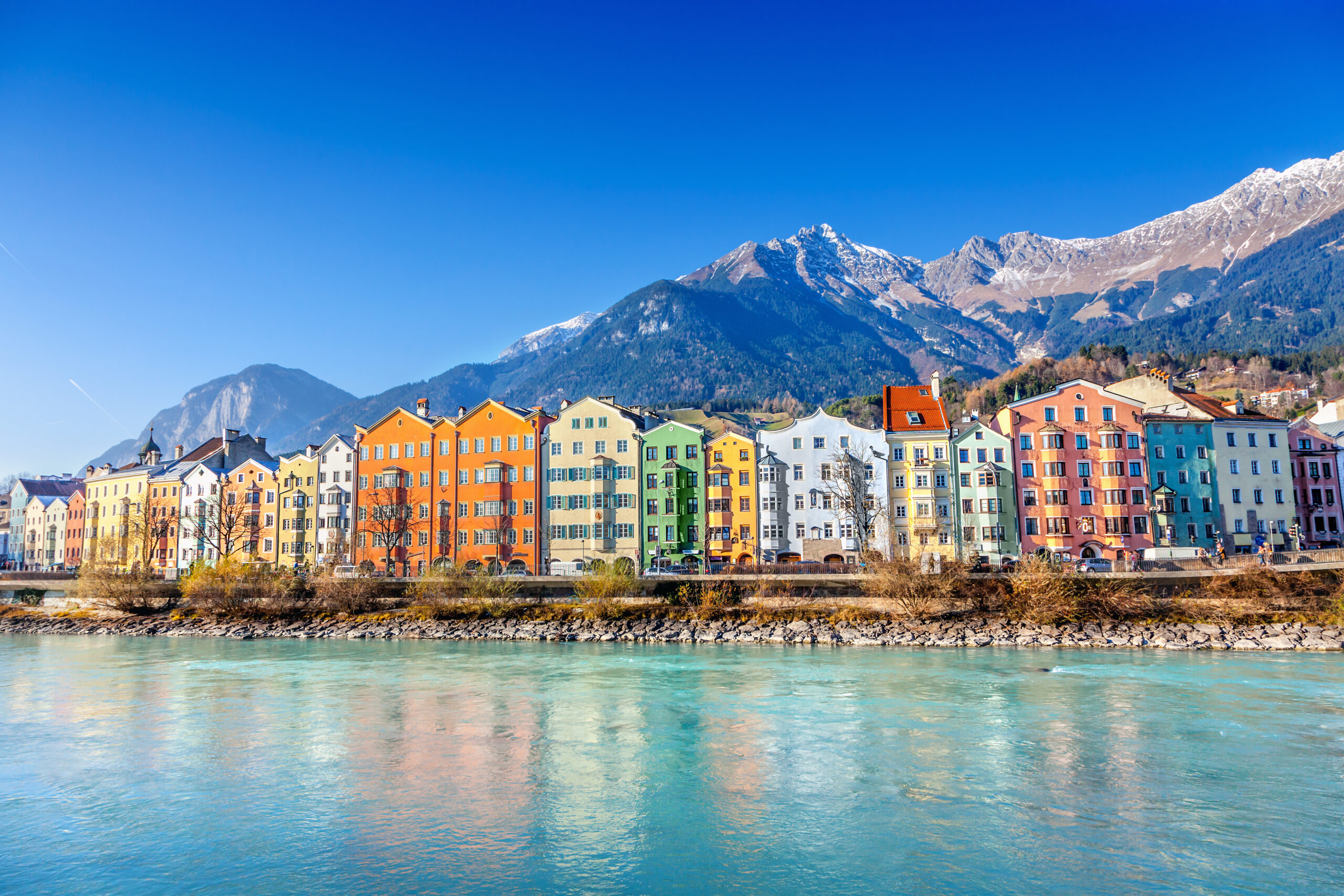 https://mdw-travel-data-us-east-1.s3.amazonaws.com/img/country/Austria/Old-Town/img_02.jpg