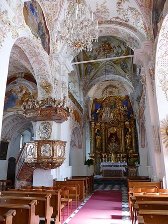 https://mdw-travel-data-us-east-1.s3.amazonaws.com/img/country/Austria/Ossiach-Abbey/img_03.jpg