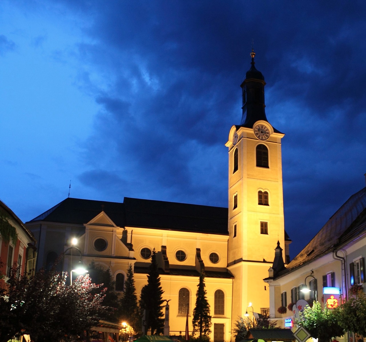 https://mdw-travel-data-us-east-1.s3.amazonaws.com/img/country/Austria/Pfarrkirche-Sankt-Nikolaus/img_02.jpg