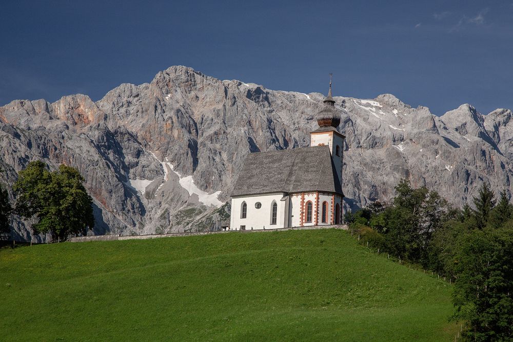 https://mdw-travel-data-us-east-1.s3.amazonaws.com/img/country/Austria/Pfarrkirche-Sankt-Nikolaus/img_04.jpg