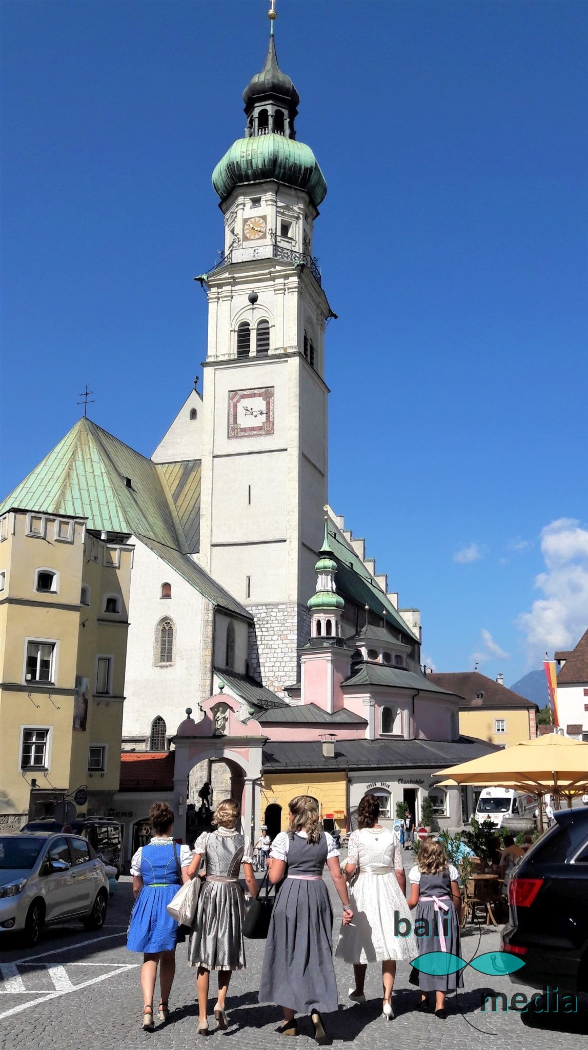 https://mdw-travel-data-us-east-1.s3.amazonaws.com/img/country/Austria/Pfarrkirche-Sankt-Nikolaus/img_05.jpg