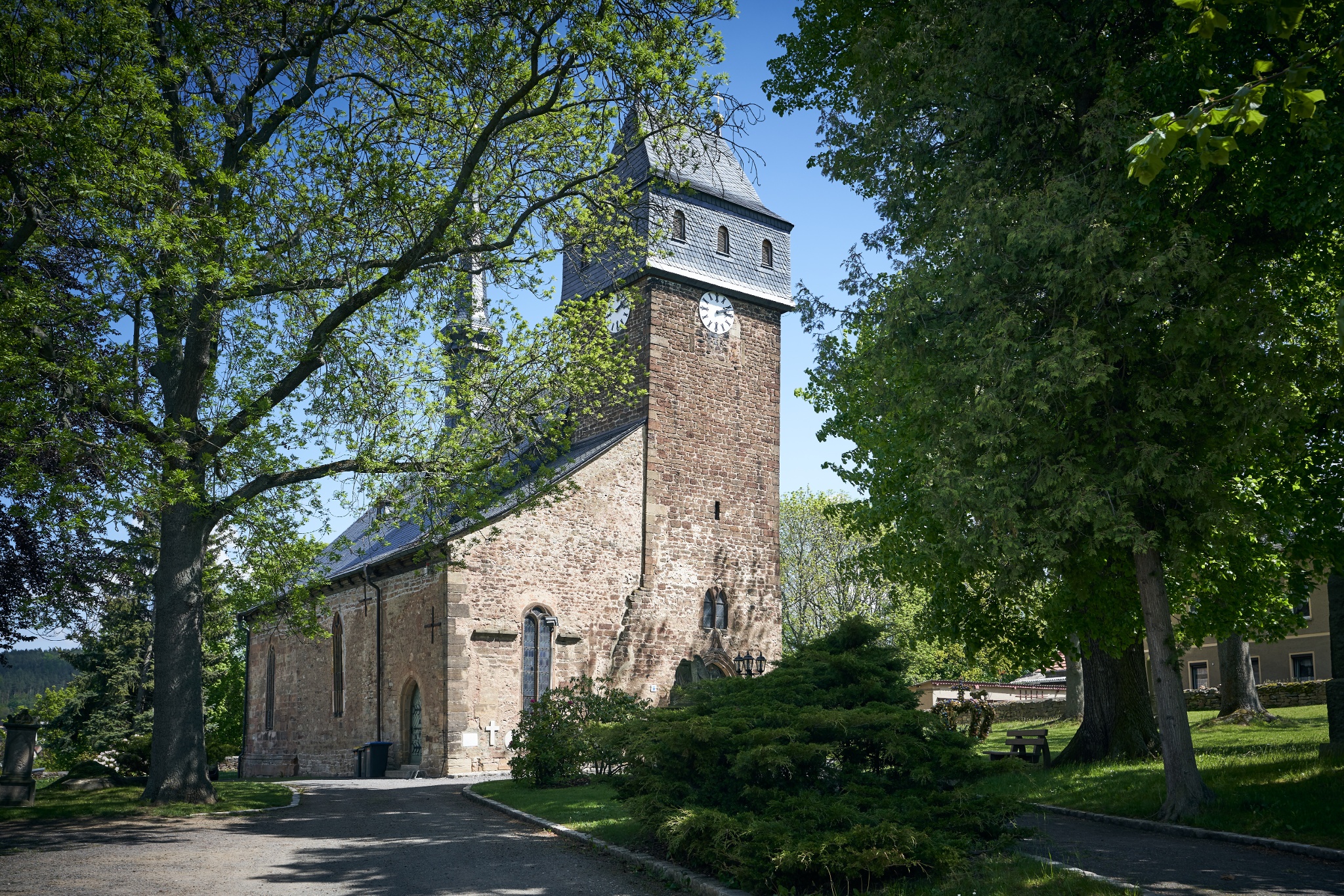 https://mdw-travel-data-us-east-1.s3.amazonaws.com/img/country/Austria/Pfarrkirche-St-Veit/img_01.jpg