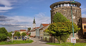 https://mdw-travel-data-us-east-1.s3.amazonaws.com/img/country/Austria/Pochlarn/img_05.jpg
