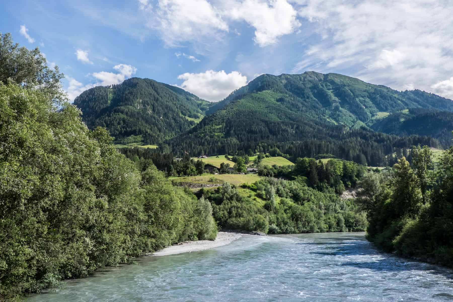 https://mdw-travel-data-us-east-1.s3.amazonaws.com/img/country/Austria/Pongau-Railway/img_01.jpg