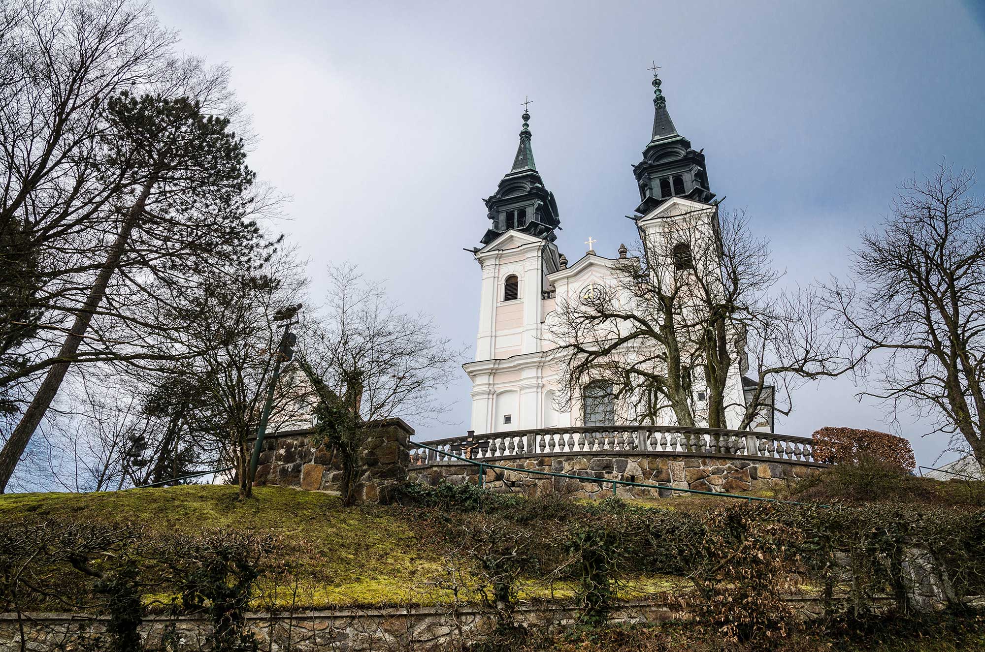 https://mdw-travel-data-us-east-1.s3.amazonaws.com/img/country/Austria/Postlingberg-Schloss/img_01.jpg