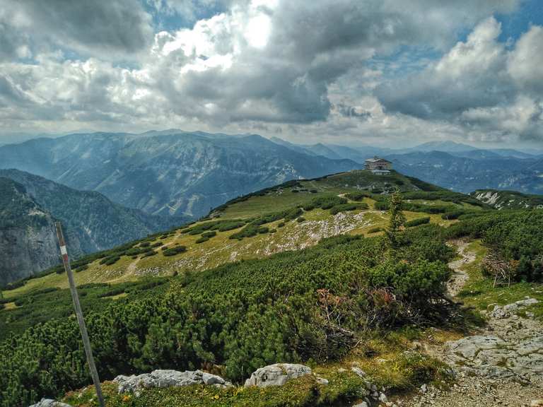 https://mdw-travel-data-us-east-1.s3.amazonaws.com/img/country/Austria/Prein-an-der-Rax/img_01.jpg
