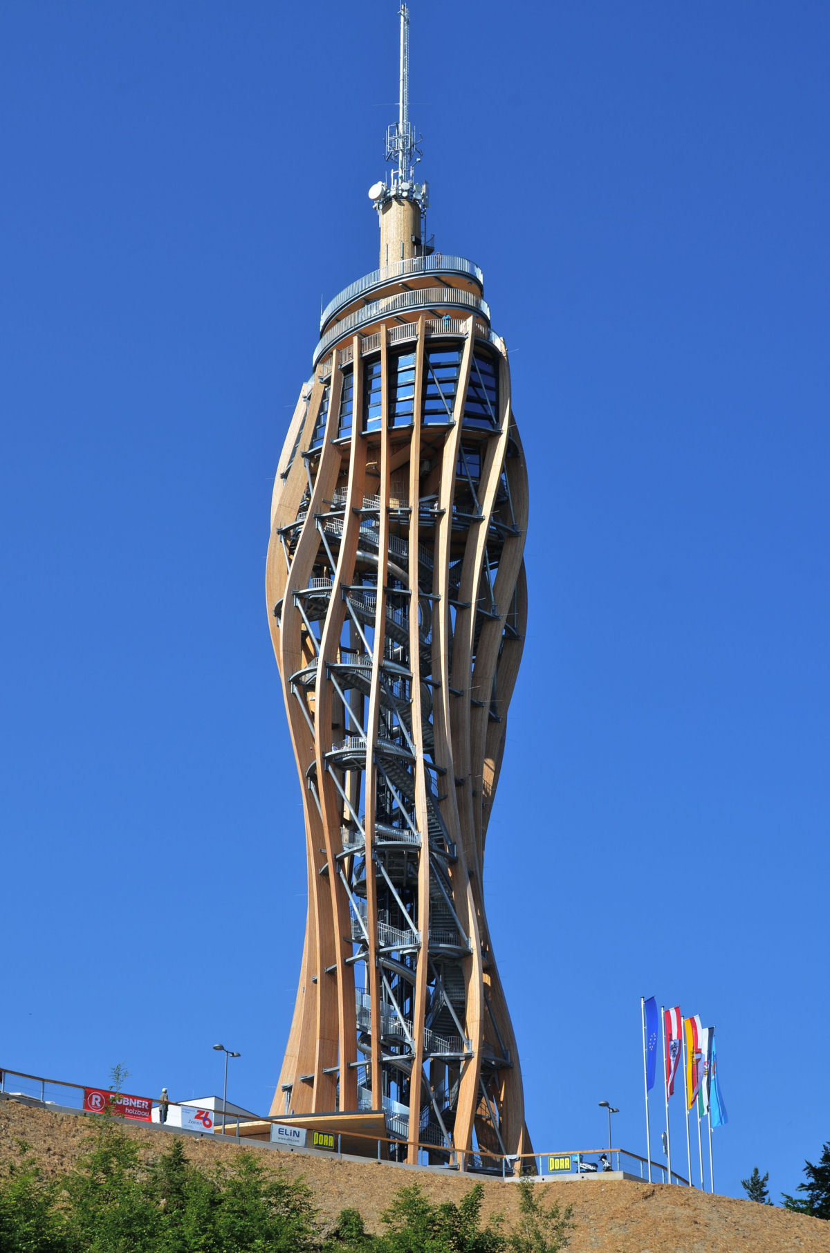https://mdw-travel-data-us-east-1.s3.amazonaws.com/img/country/Austria/Pyramidenkogel-Tower/img_02.jpg
