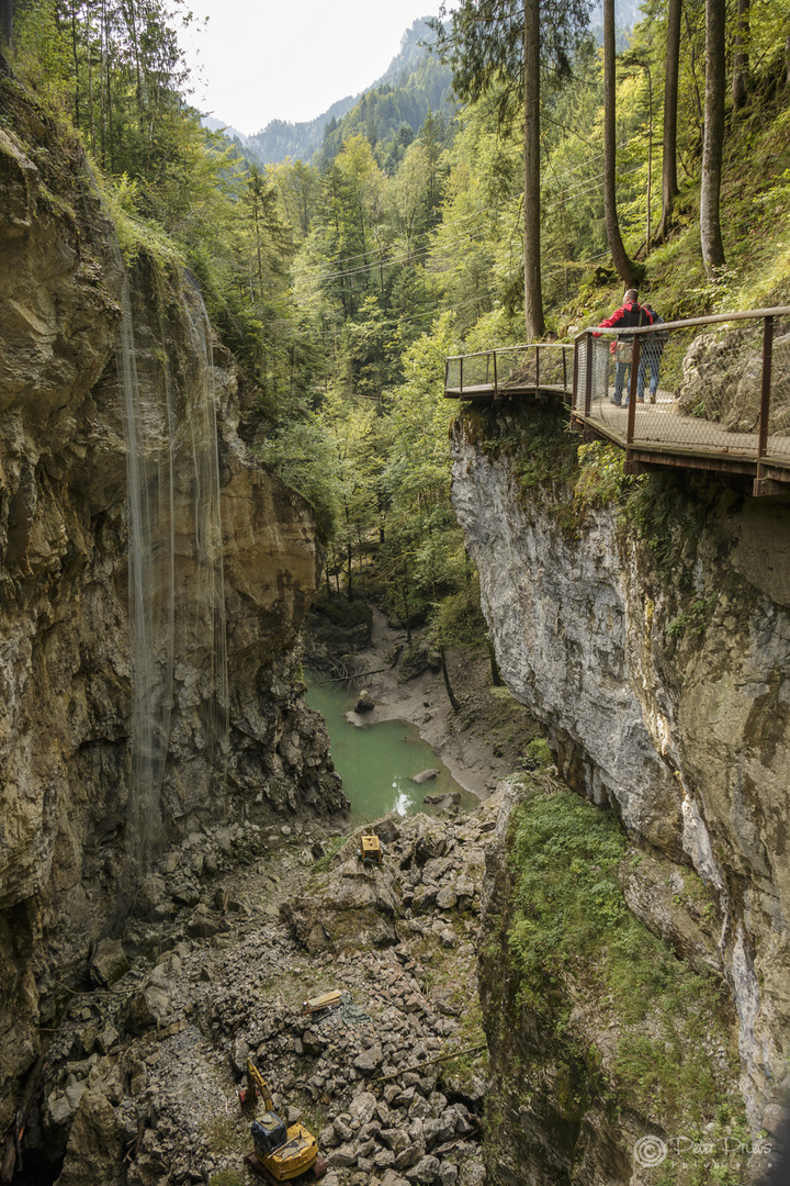 https://mdw-travel-data-us-east-1.s3.amazonaws.com/img/country/Austria/Rappenlochschlucht/img_01.jpg