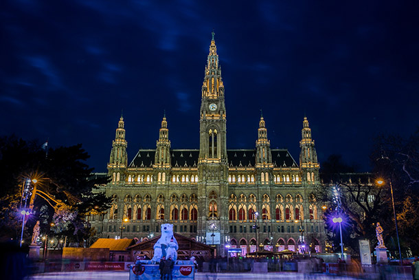 https://mdw-travel-data-us-east-1.s3.amazonaws.com/img/country/Austria/Rathaus-Galerie/img_01.jpg