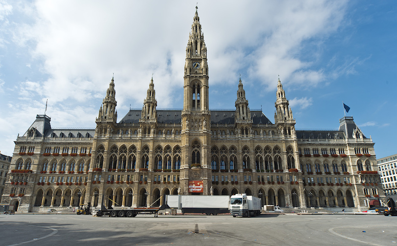 https://mdw-travel-data-us-east-1.s3.amazonaws.com/img/country/Austria/Rathaus-Galerie/img_03.jpg