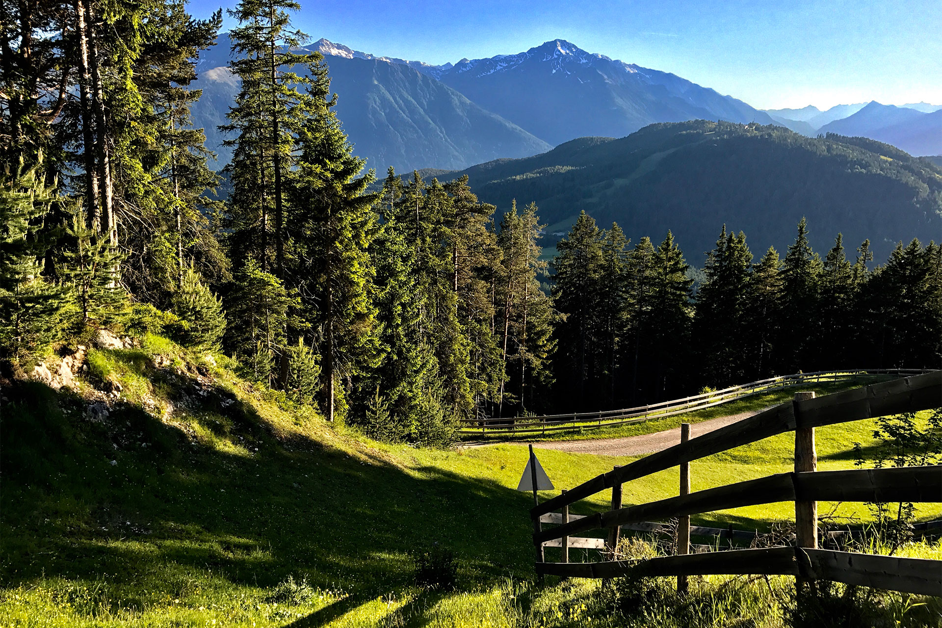https://mdw-travel-data-us-east-1.s3.amazonaws.com/img/country/Austria/Reitherjoch-Alm/img_02.jpg